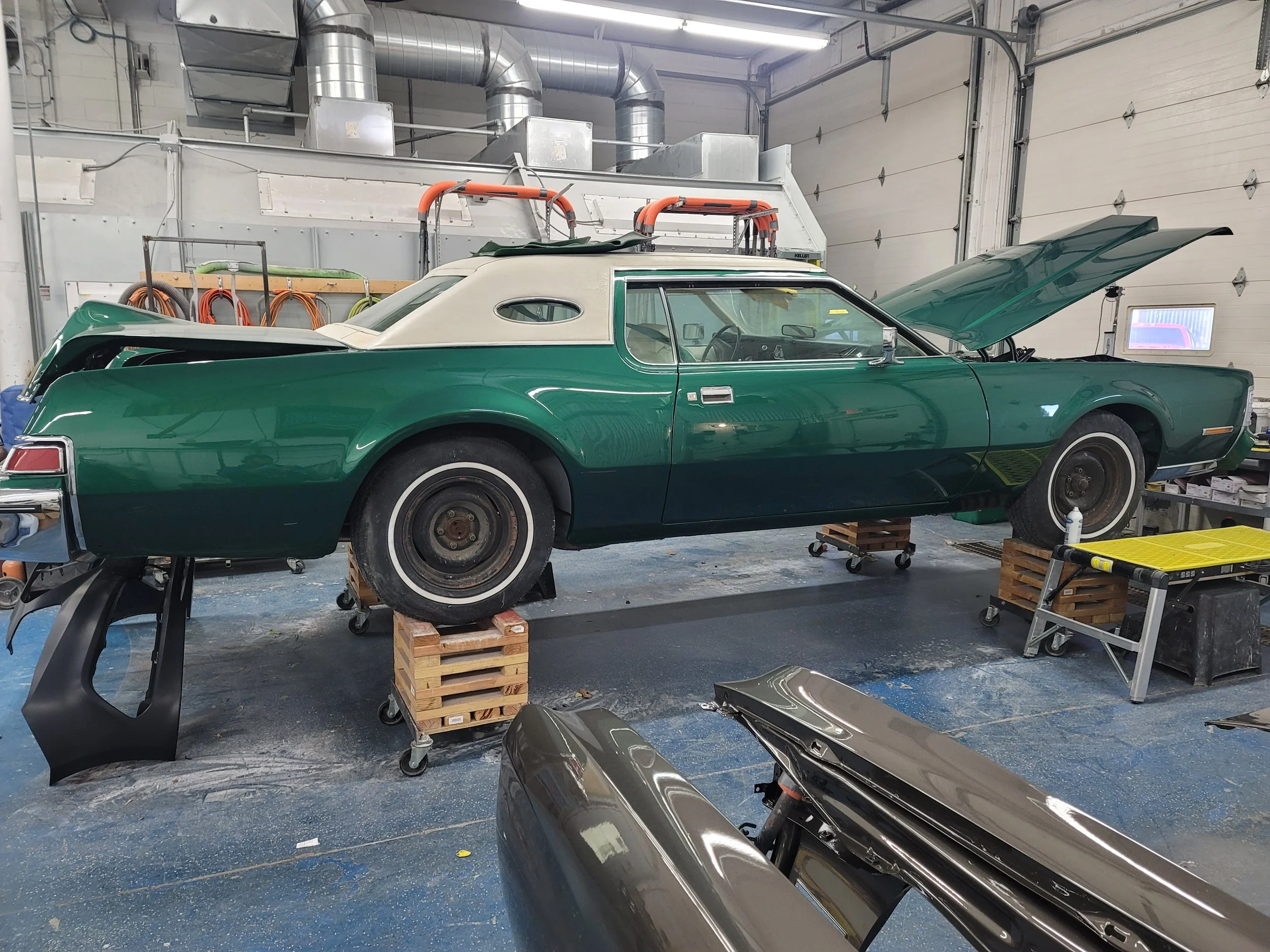 クリリン１９７６ 1976 Lincoln Town Car for Sale | ClassicCars.com | CC-1148848